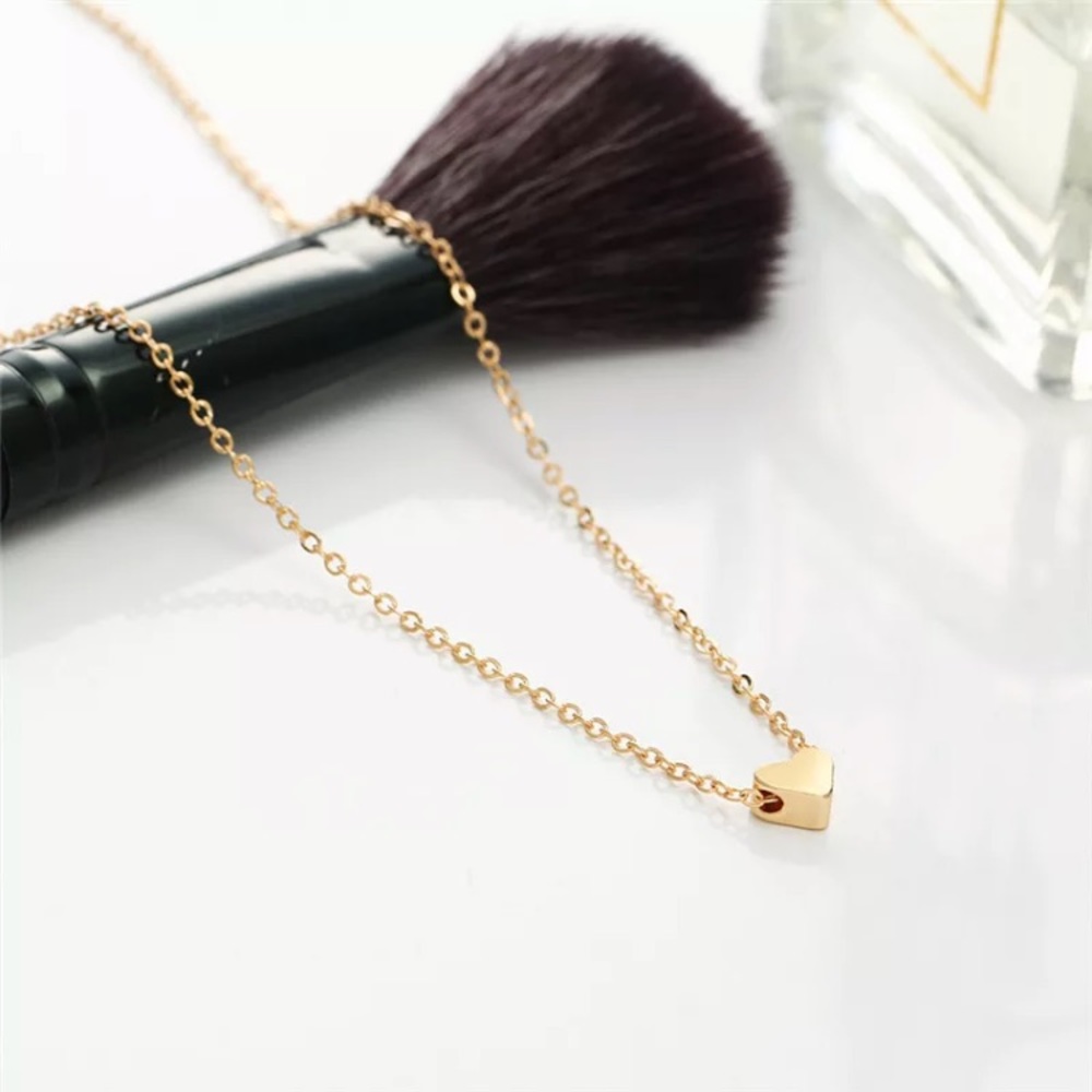 Minimalist Cute Mini Heart Simple Charm Necklace - Picture 5 of 10
